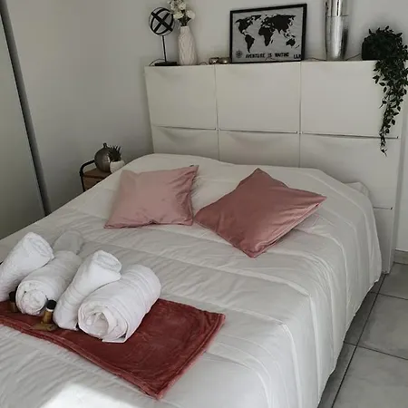 Les Coteaux Yourhosthelper Apartament *